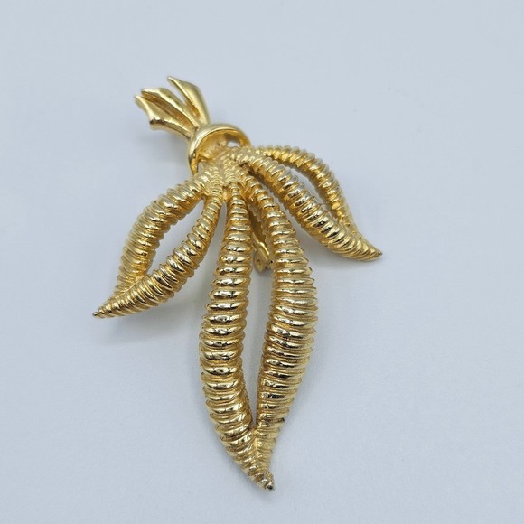 Vintage Brooch Gold Tone Ribbed Leaf Statement Estate Jewelry Pin - Picture 5 of 10